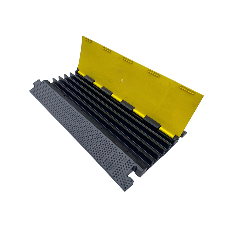 SH018-5S واقي الكابلات المطاطية والبلاستيكية المتشابكة للخدمة الشاقة